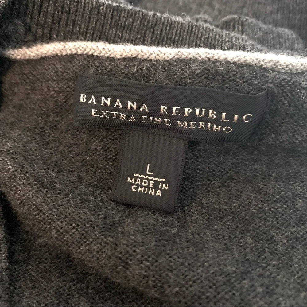 BANANA REPUBLIC Men's Merino Vee Sweater, gray